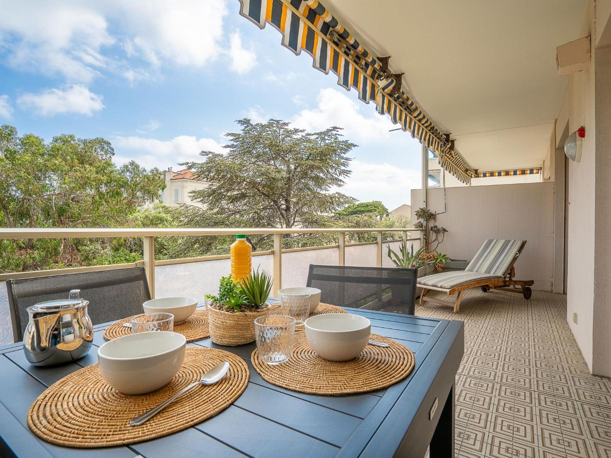 Apartment Les Aliscamps By Interhome Cannes Bagian luar foto